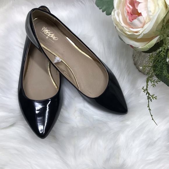Mossimo Supply Co. Shoes - 💗 Mossimo 💗 Black Patent Pointed Toe Flats
